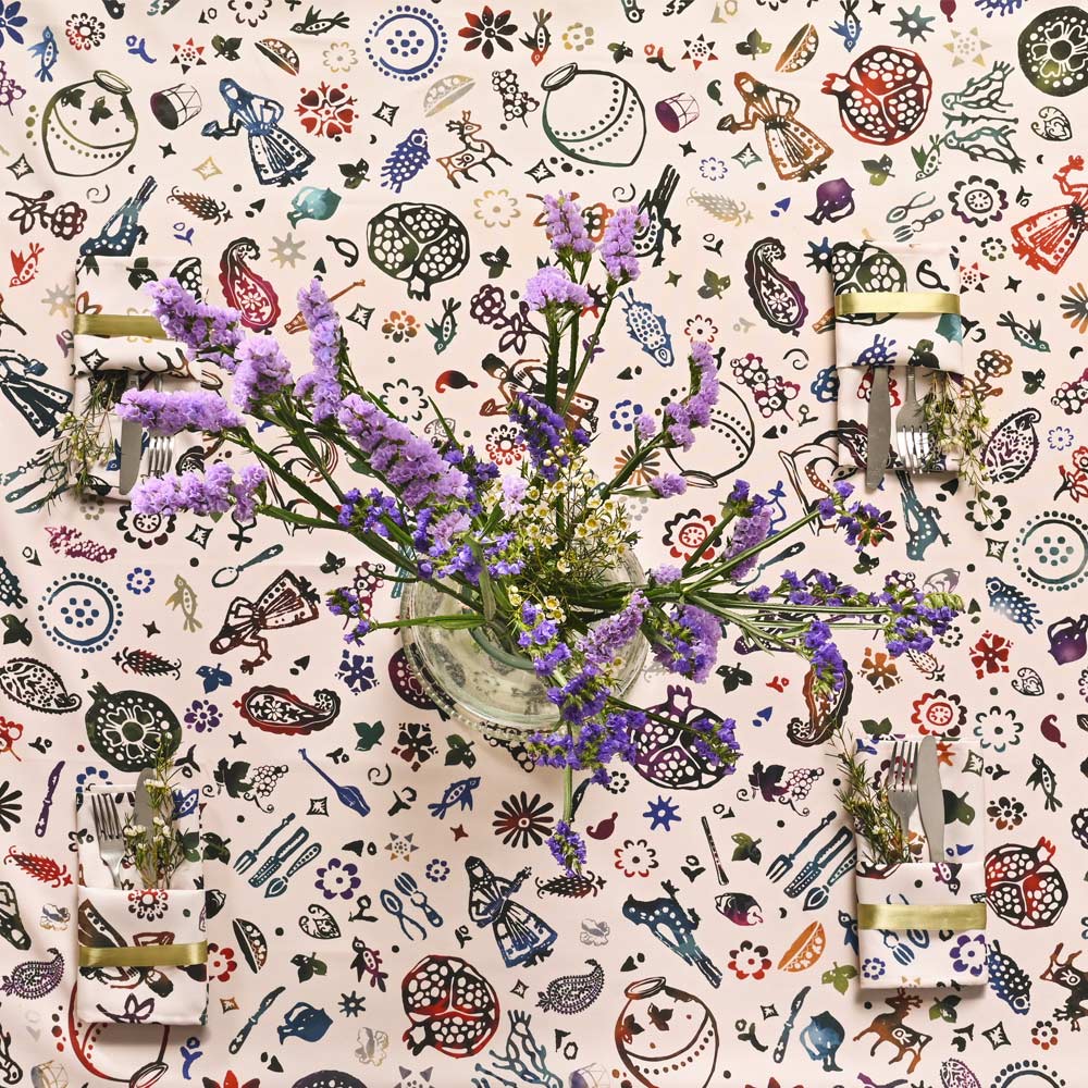 Qimerioni - Tablecloth