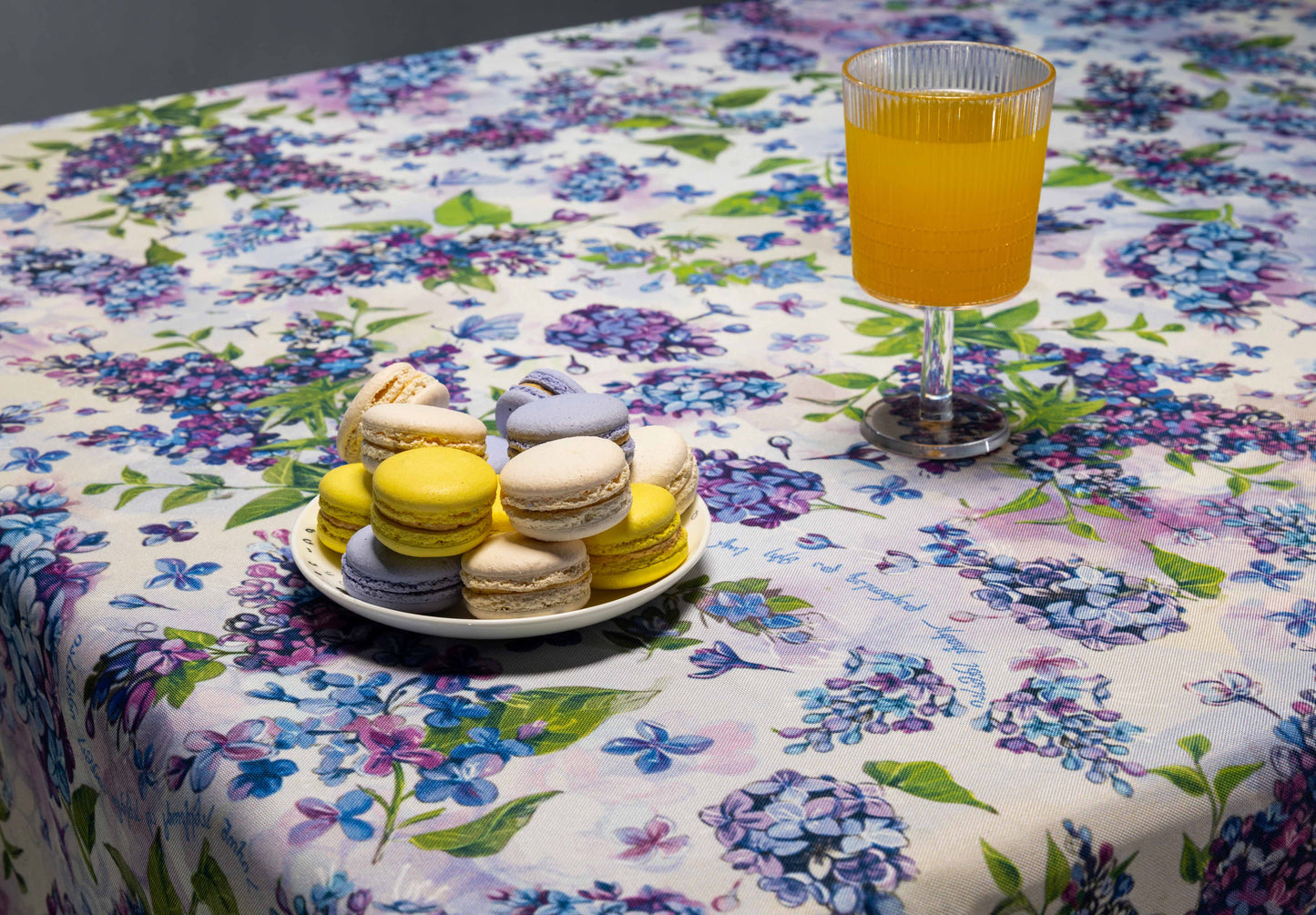 Lilac (white) - Tablecloth