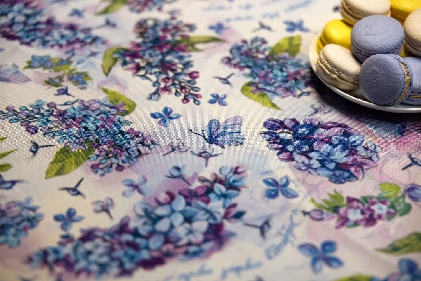 Lilac (white) - Tablecloth